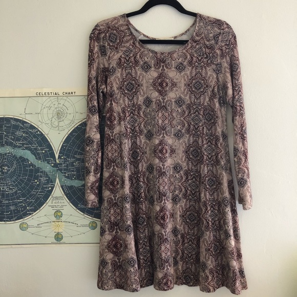 Lush Dresses & Skirts - LUSH long sleeve paisley dress